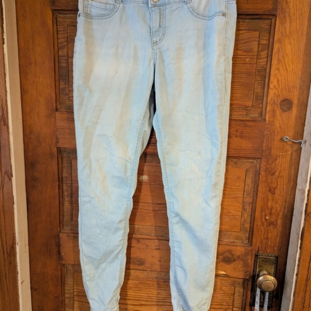 Mudd Skinny Blue Jeans‎ with Sleek Tapered Fit